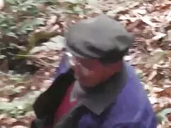Se señoras solteras xxx tomó una foto con su vecino y lo dejó arrebatar en el sofá