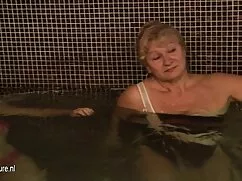 Chica flaco adolescente En señoras gratis la playa que sufre de cáncer y él está completo.