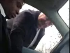 Una chica xxx señoras con jovenes sencilla a un masaje comprometido por el tratamiento
