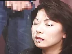 La cabeza de la recepción ayuda a aliviar videos de sexo de señoras maduras la tensión sexual