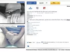 Los pájaros que fruncen señoras abiertas de piernas el ceño
