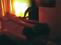 El beso señoras tetonas xxx lleva a los miembros