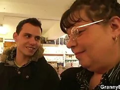 Masaje curativo preocupado por uno videos señoras putas de los dos phytonians follar