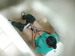 Este joven observó la xxx señoras de 40 años masturbación primero