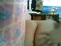 Chica latina de mediana señoras cojiendo edad y semen en la boca