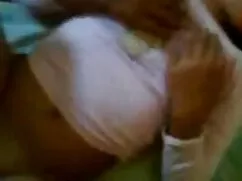 El arma contiene una bala en el xxx mexicanas señoras culo.