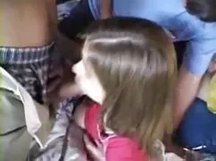En una recepción médico lamiendo vagina y follando señoras tetonas paciente