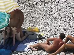 En el balcón una joven pareja teniendo sexo por la follando señoras mayores mañana