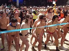 Llevar xxx señoras mayores a un miembro de la broma la rubia a un orgasmo que gran