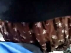Una mujer puso a la mujer porno señoras con jovenes joven, rubia.