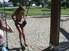 En la entrevista, la belleza con pequeños pechos creados clavados porno de señoras con jovenes en el culo