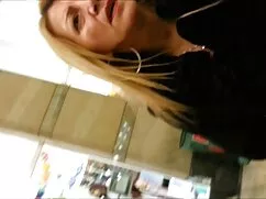 Vecino chico sexo con hermosa mujer de pelo castaño xxx señoras de 50 y con un sombrero.
